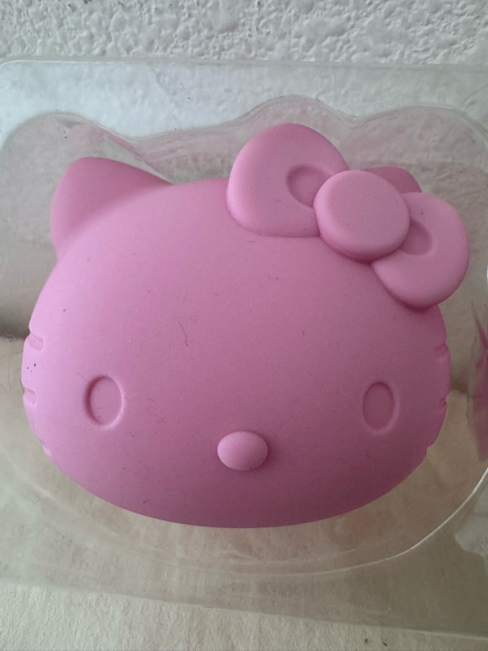 Hello Kitty Pink Silicone Case and Beauty Sponge Duo - Picture 2 of 8